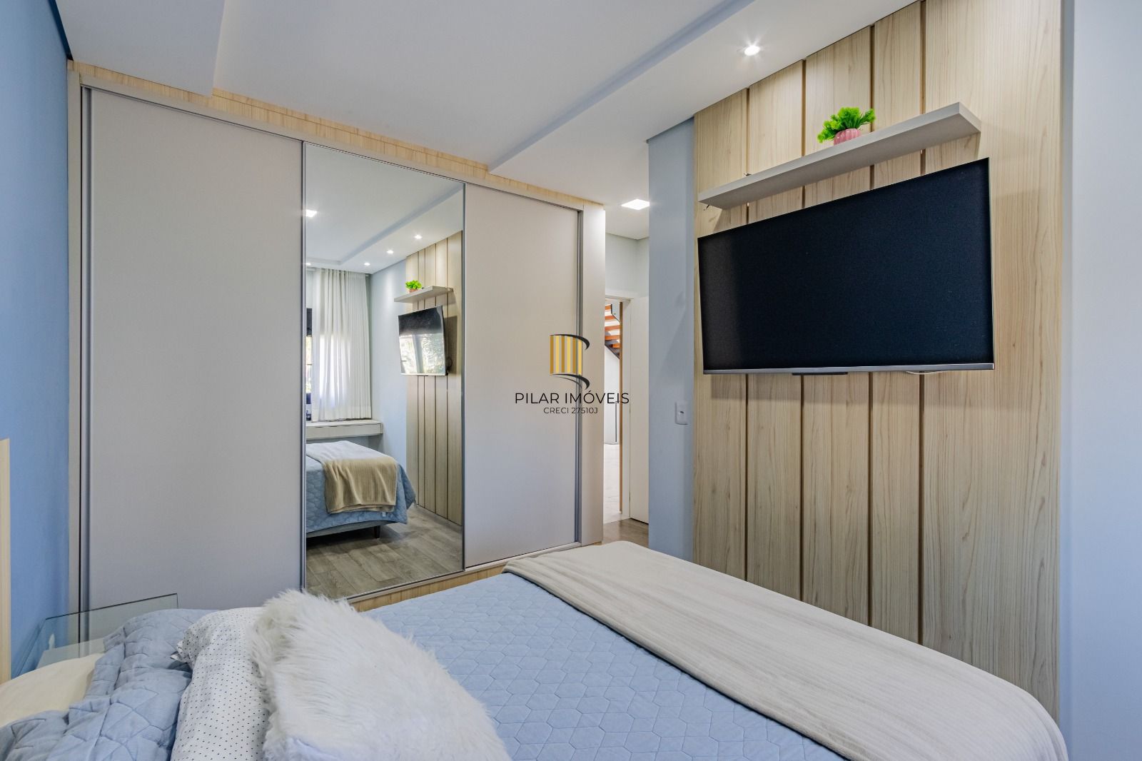 Casa de Condomínio 4 dormitórios no bairro São Vicente