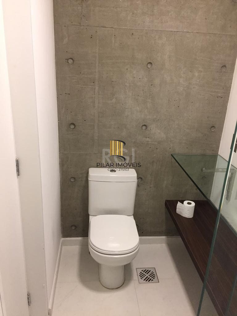 Apartamento para Venda - 68.5m², 2 dormitórios, sendo 1 suites, 2 vagas - Petrópolis