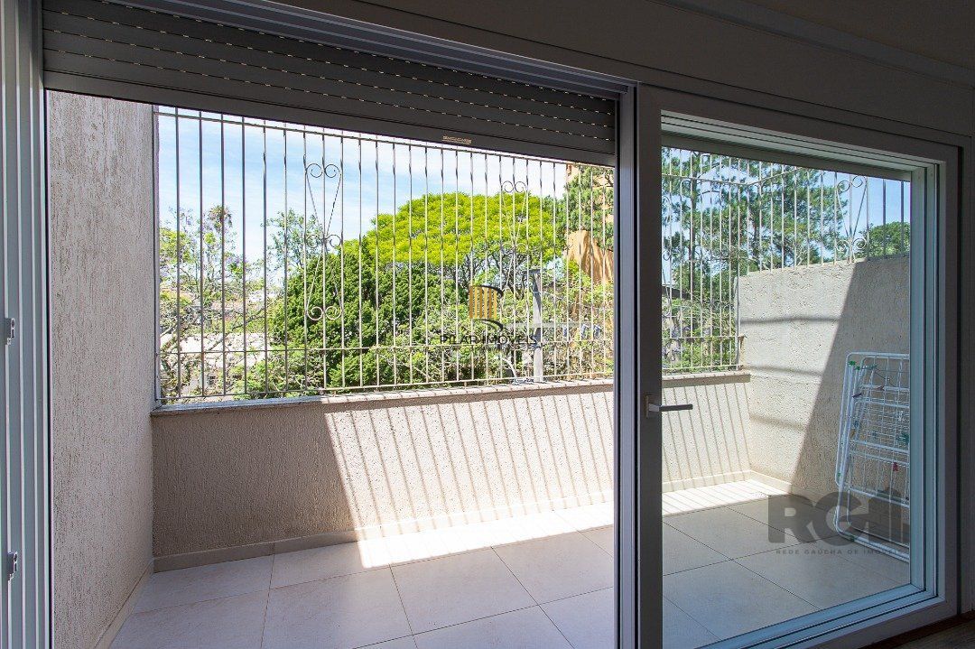 Apartamento com uma cobertura horizontal com 329,10 m² privativos com suíte