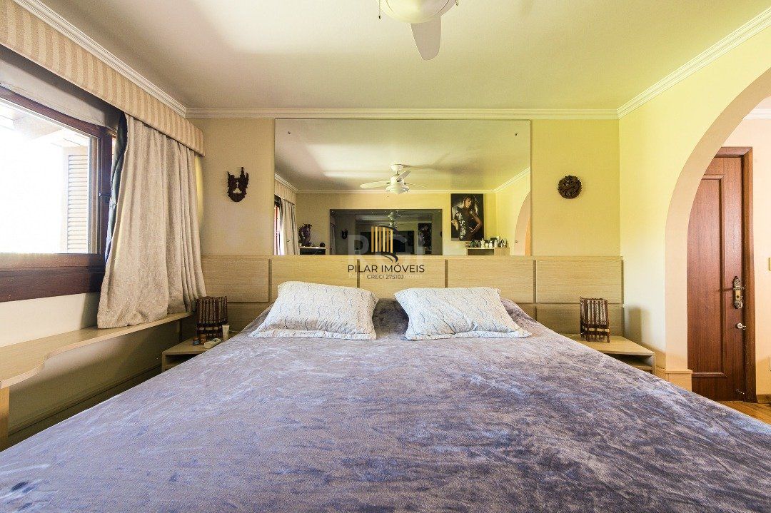 Casa para Venda - 370m², 5 dormitórios, sendo 2 suites, 7 vagas - Vila Assunção