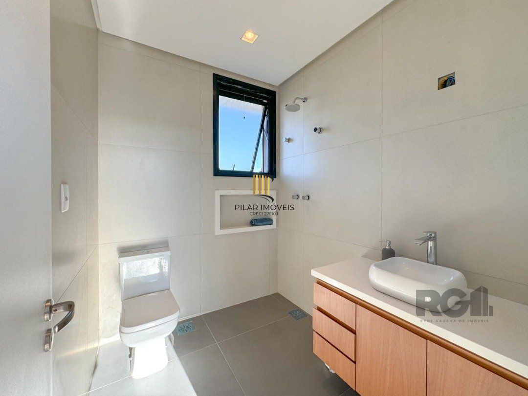 Casa Condominio para Venda - 340m², 4 dormitórios, sendo 4 suites, 4 vagas - Alphaville