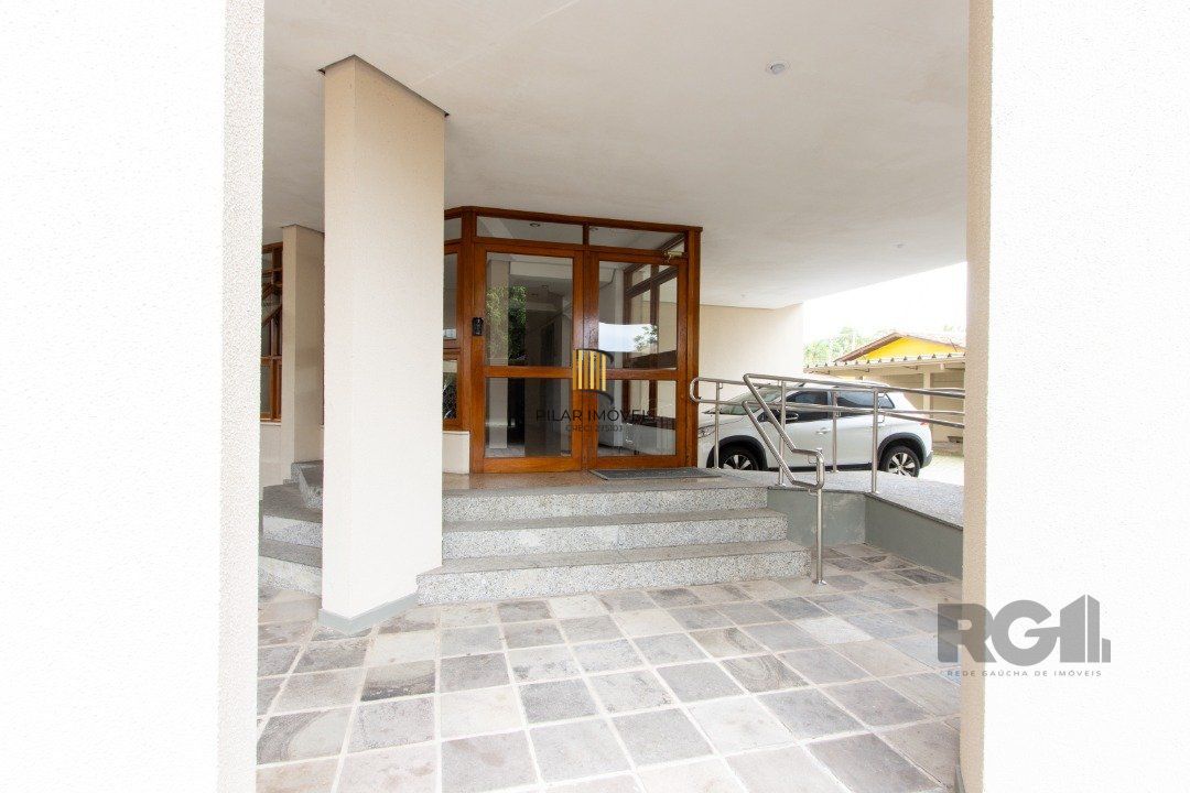 Apartamento semi mobiliado de 3 quartos com suíte no bairro Tristeza junto ao Colégio Mãe de Deus