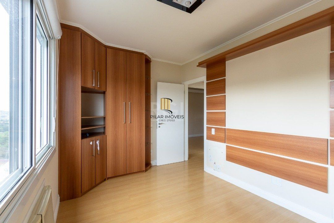 Apartamento no último andar com vista panorâmica, 2 dormitórios e até 4 vagas de garagem - Bairro Teresópolis, Zona Sul de Porto Alegre