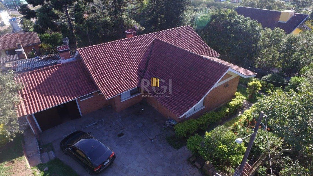 Casa para Venda - 250m², 3 dormitórios, sendo 1 suites, 4 vagas - Taruma