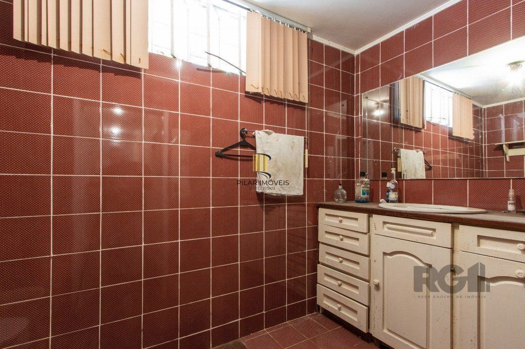 Casa 7 dormitórios no bairro Pedra Redonda