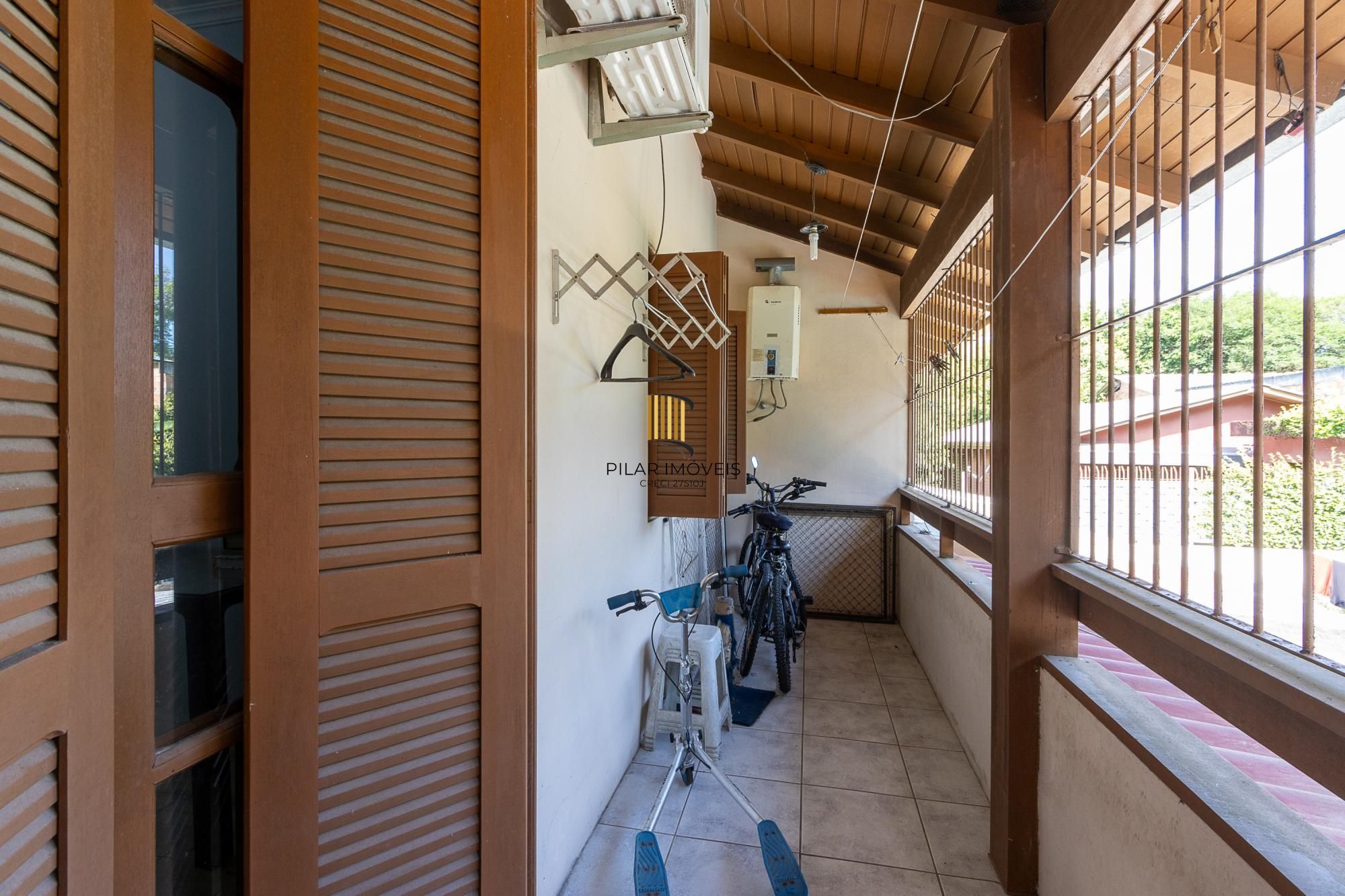 Casa 3 dormitórios no bairro Espírito Santo