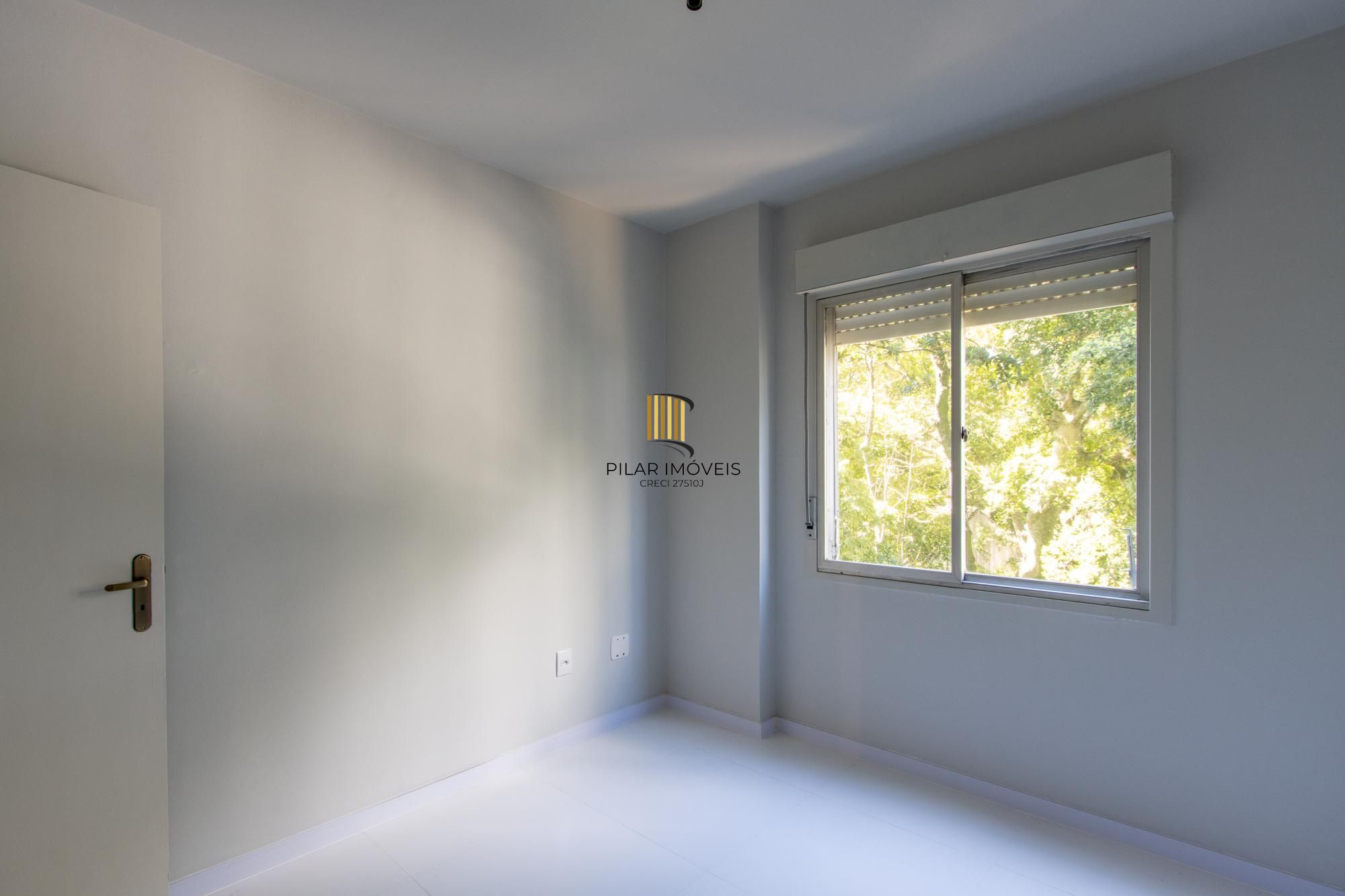 Apartamento 3 quartos, reformado, condomínio com infraestrutura - Bairro Cristal