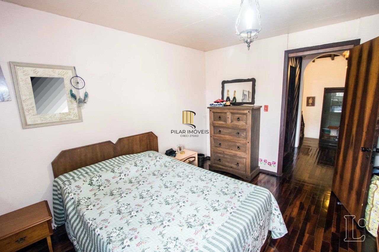 Casa para Venda - 485m², 4 dormitórios, sendo 1 suites, 3 vagas - Cristal