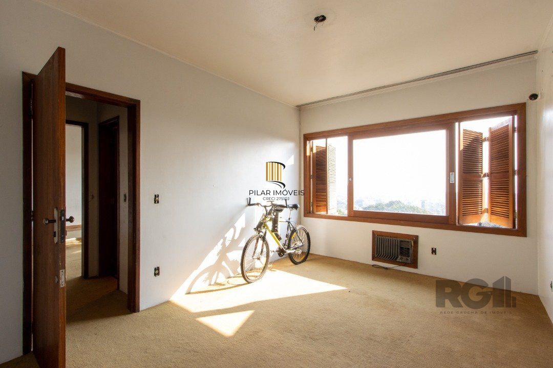 Casa para Venda - 361.95m², 4 dormitórios, sendo 2 suites, 3 vagas - Nonoai