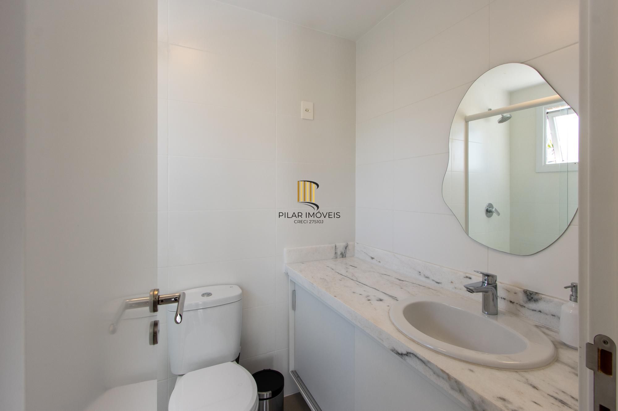 Casa em Condomínio Fechado