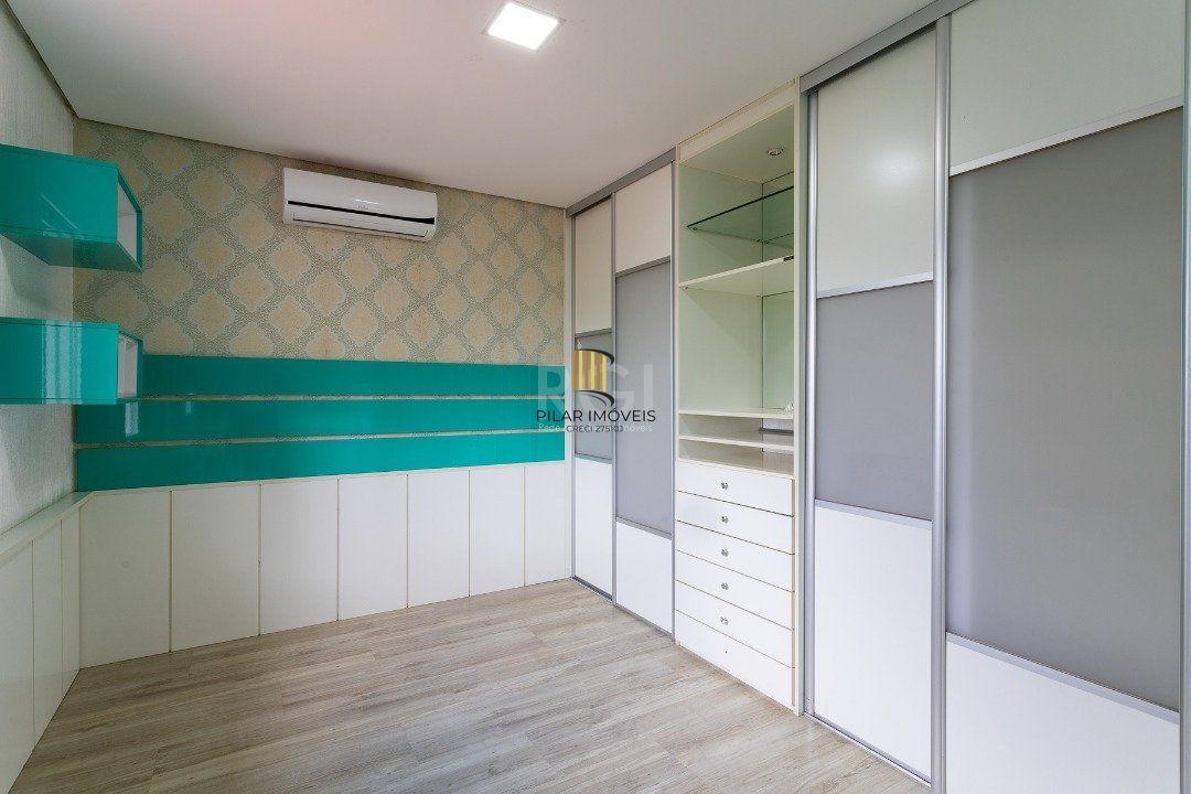 Casa Condominio para Venda - 348m², 3 dormitórios, sendo 1 suites, 2 vagas - Terra Ville