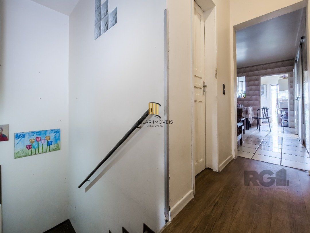 Casa para Venda - 210m², 3 dormitórios, sendo 1 suites, 2 vagas - Tristeza