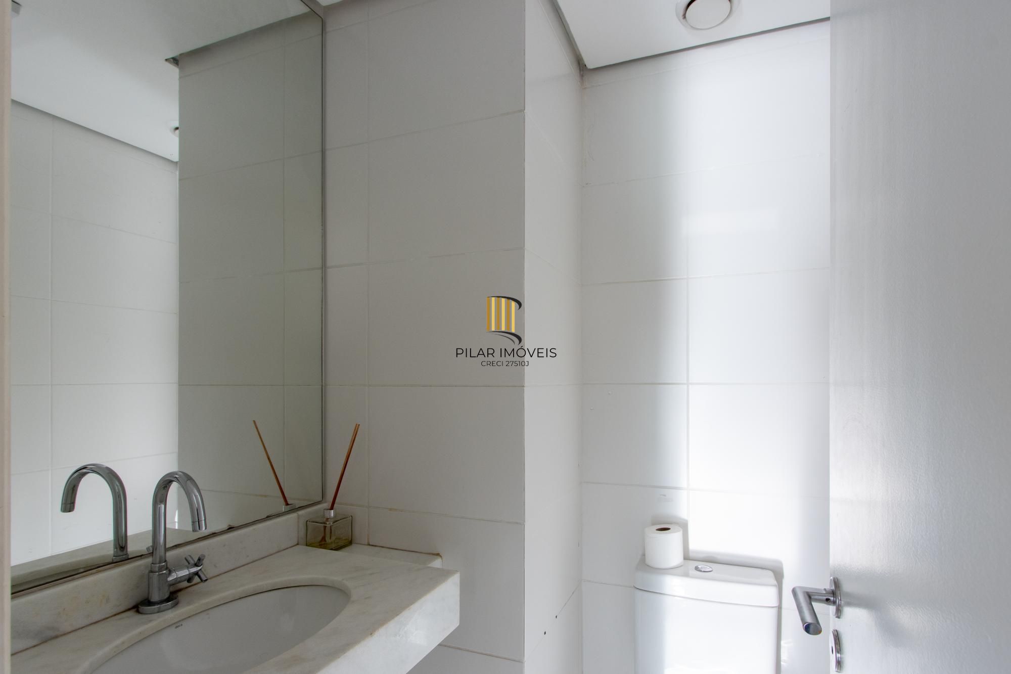Sala Comercial no Ed. Cristal Tower  junto ao Barra Shopping no Bairro Cristal