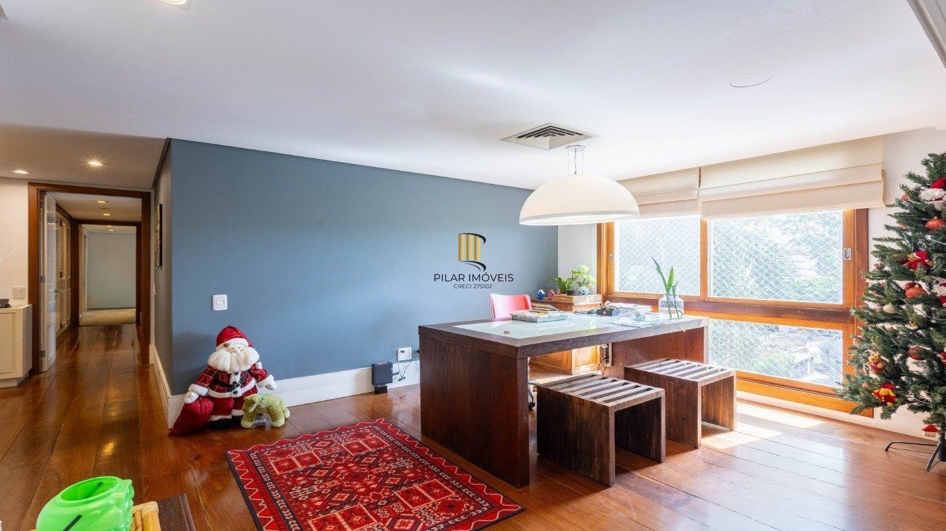 Apartamento193m² privativos,  3 dormitórios (2 suítes),  3 vagas