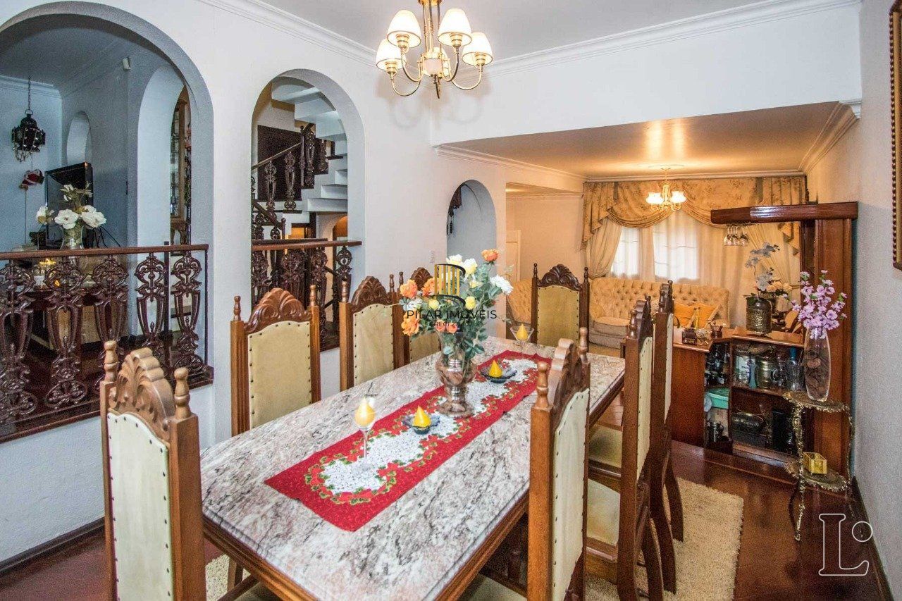 Casa para Venda - 485m², 4 dormitórios, sendo 1 suites, 3 vagas - Cristal