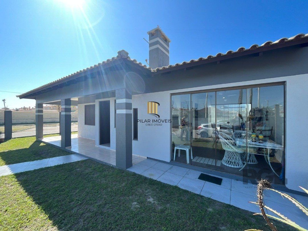 Casa 3 dormitórios no bairro Atlântida Sul - Pilar Imóveis
