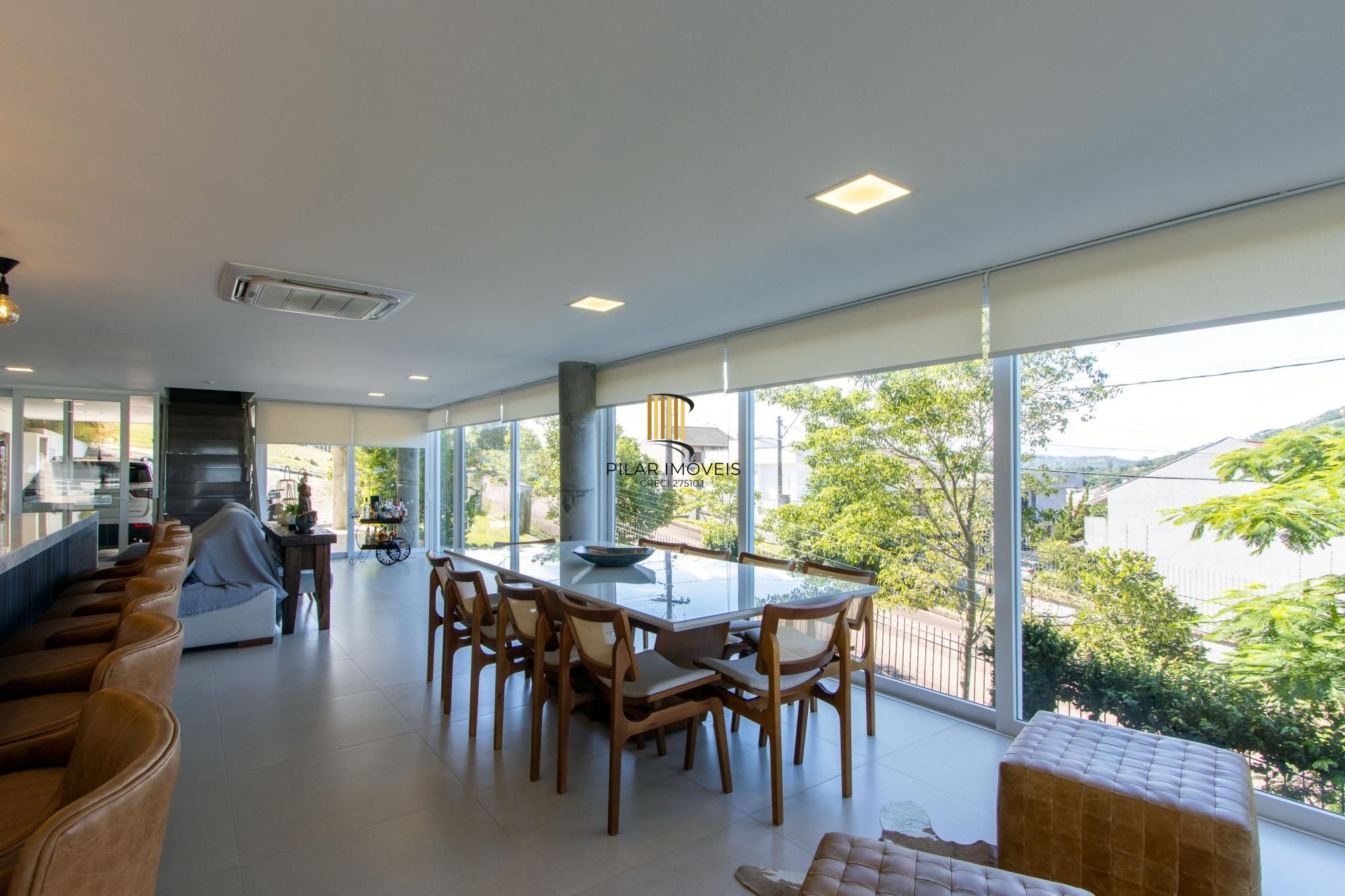 Luxuosa Casa em Condomínio de Alto Padrão com vista para Guaiba