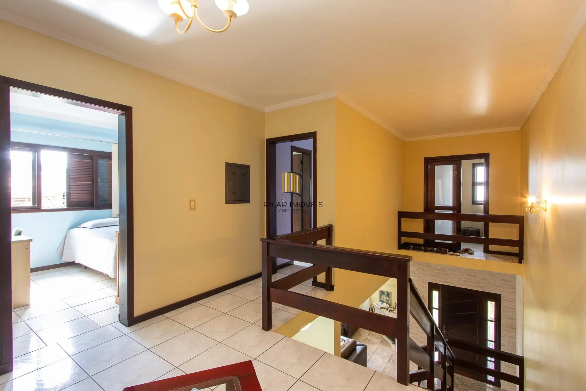 Casa Residencial ou Comercial, com 3 quartos (1 suite), 229m² privativos - Bairro Tristeza