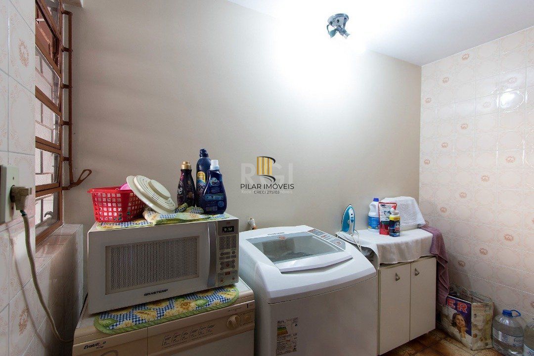 Casa para Venda - 229.18m², 4 dormitórios, sendo 4 suites, 5 vagas - Cavalhada