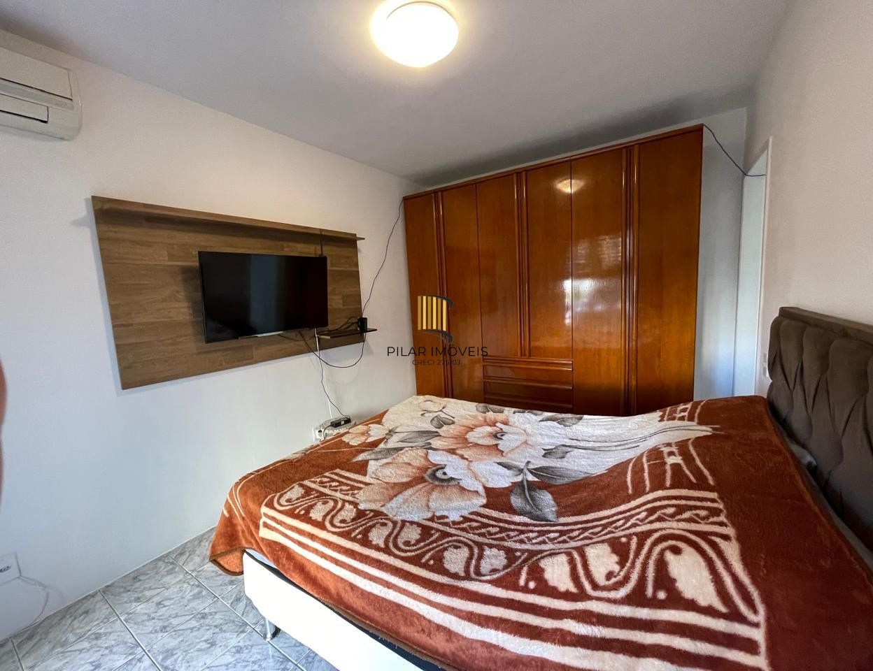 Apartamento 02 dormitórios, 01 banheiro e 01 vaga de garagem, 63,61m² de área privativa no bairro Cristal!