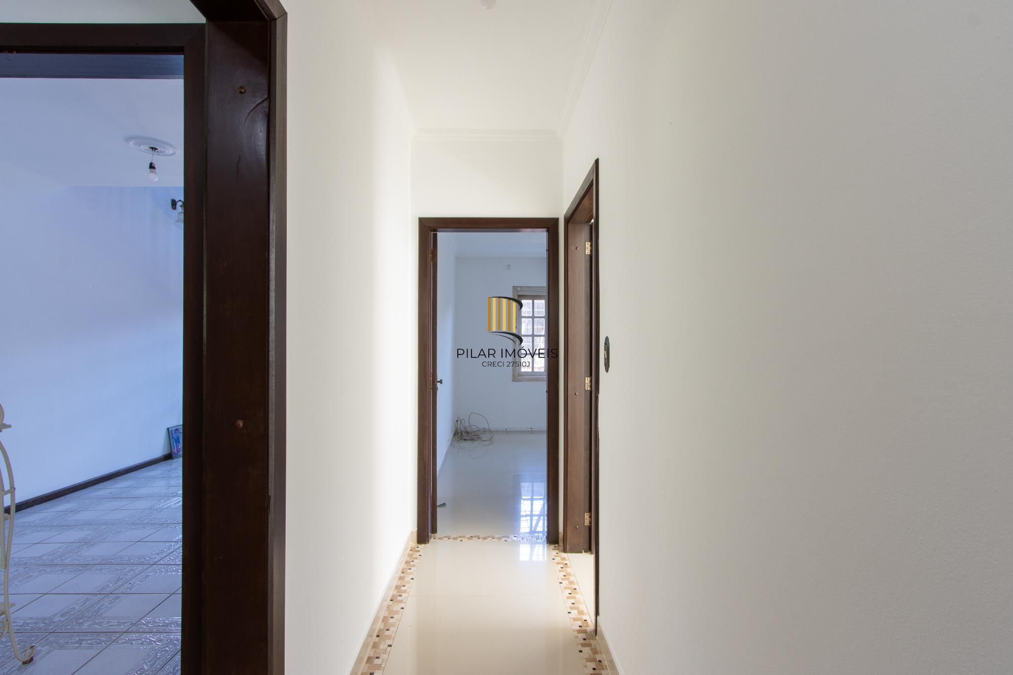 Casa Residencial à Venda no Bairro Guarujá, Porto Alegre, RS