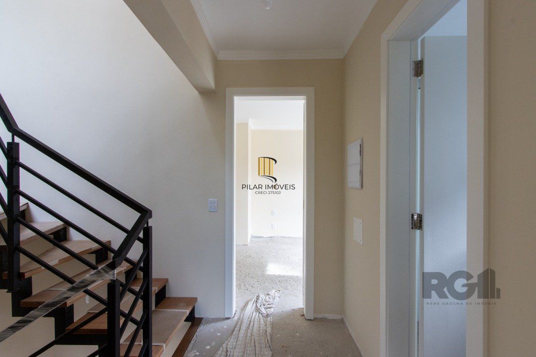 Casa 2 dormitórios no bairro Guarujá