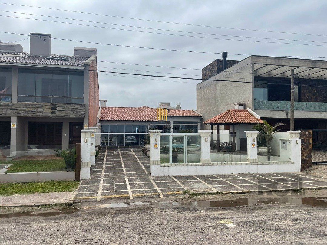 Casa 4 dormitórios no bairro Centro