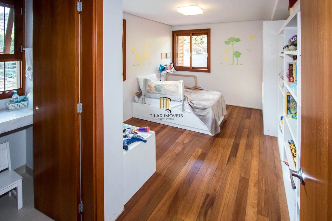 Casa para Venda - 420m², 4 dormitórios, sendo 3 suites, 5 vagas - Tristeza