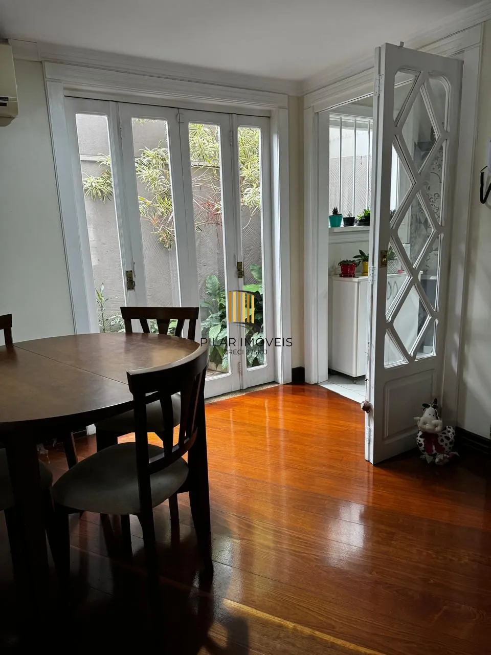Casa 5 dormitórios no bairro Chácara das Pedras