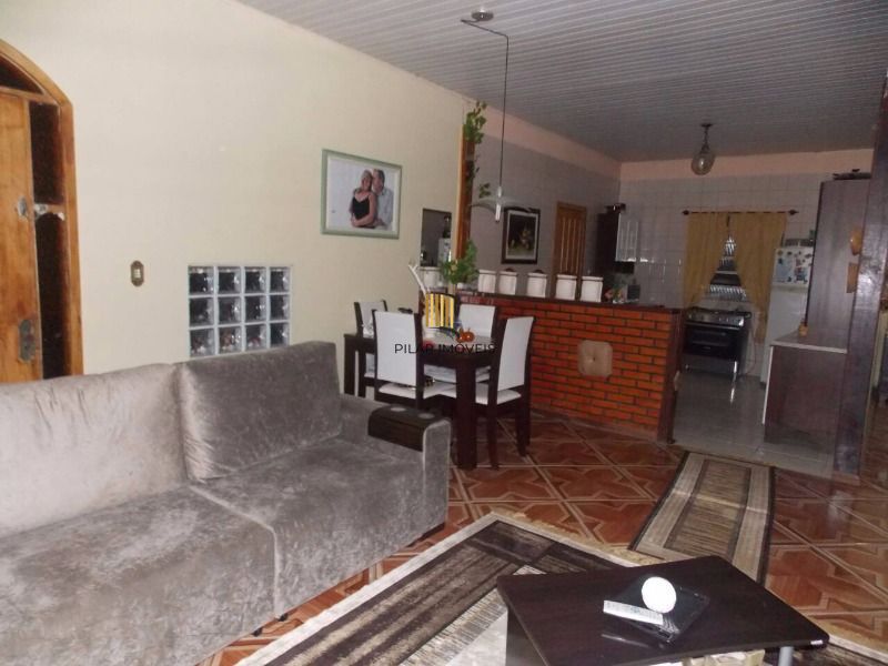 Casa para Venda - 150m², 2 dormitórios, 5 vagas - Ponta Grossa