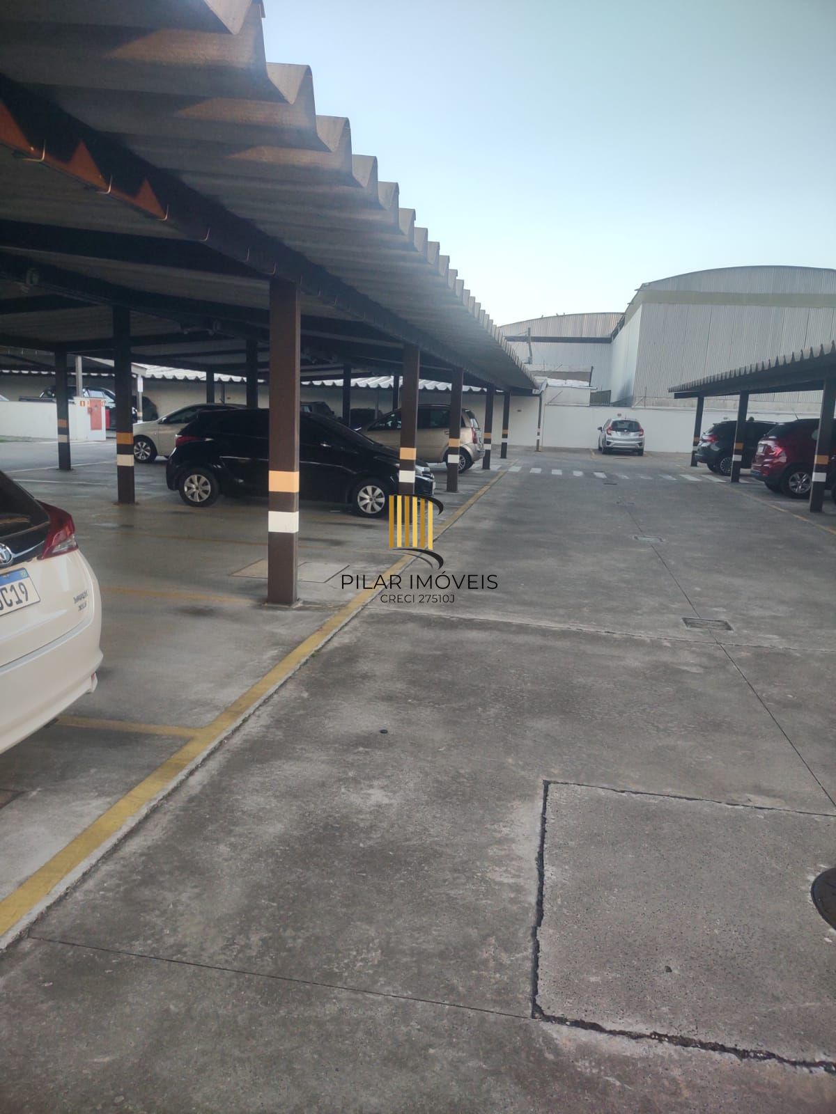 Apartamento no Condomínio Live It, 2 dormitórios, suíte, churrasqueira, vaga coberta.