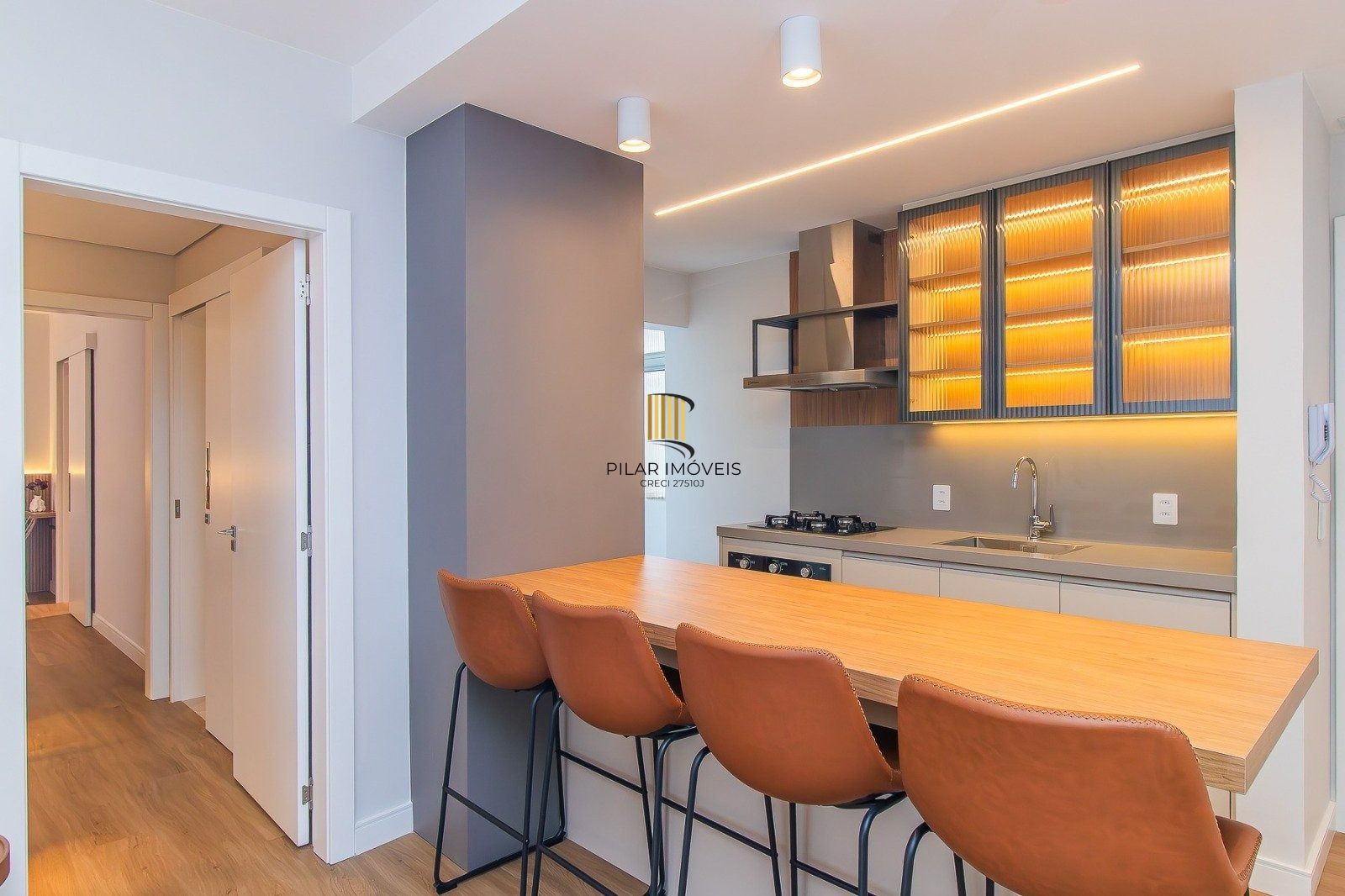 Apartamento mobiliado e reformado no Passo da Areia