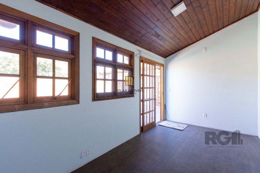 Casa 5 dormitórios no bairro Nonoai
