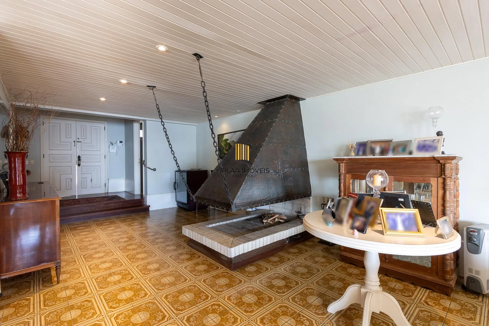 Residência em endereço nobre na Vila Assunção, com vista privilegiada para o Guaíba e clubes náuticos!