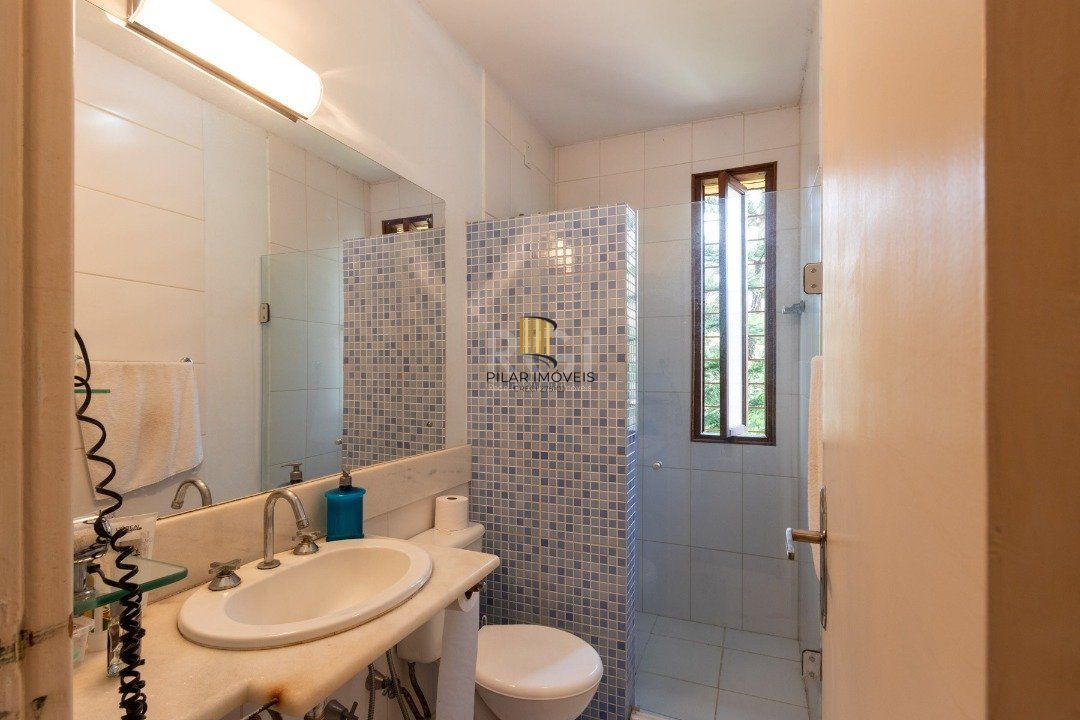 Casa para Venda - 435m², 4 dormitórios, sendo 4 suites, 4 vagas - Cristal