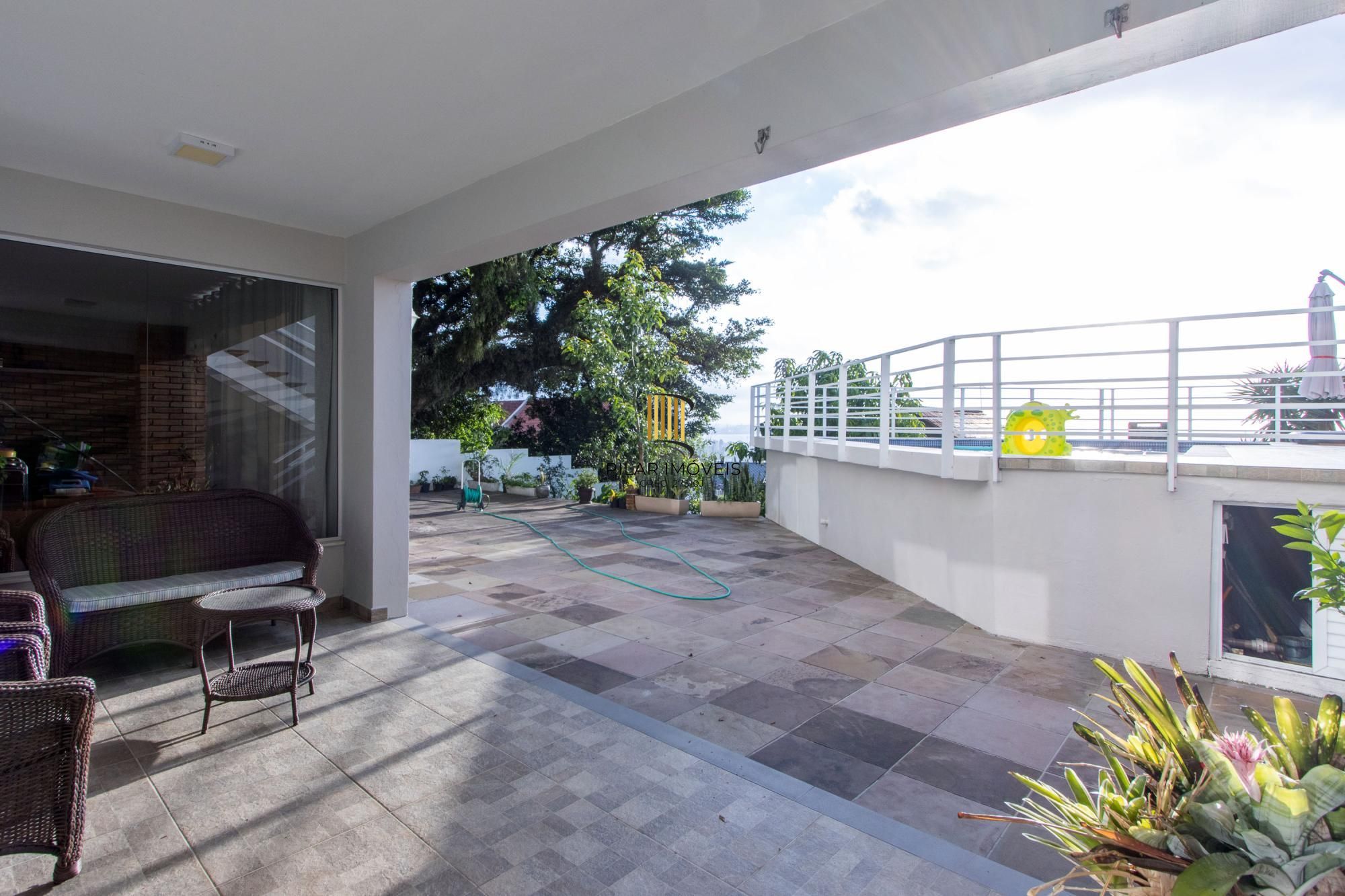 Casa 4 dormitórios com elevador