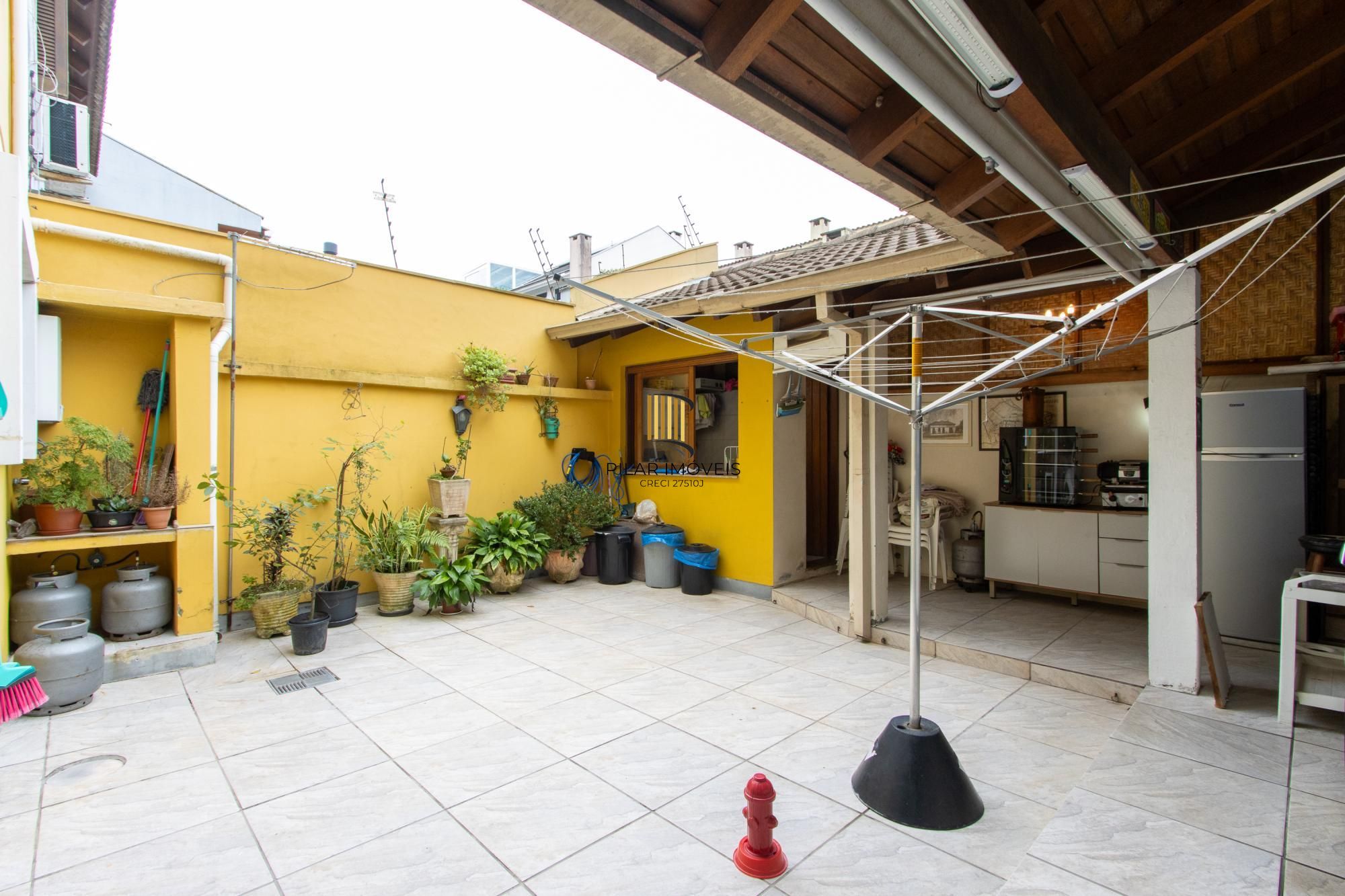 Casa 3 dormitórios no bairro Ipanema