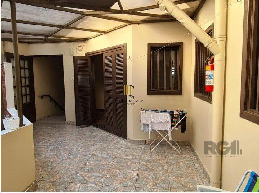 Casa 6 dormitórios no bairro Jardim São Pedro