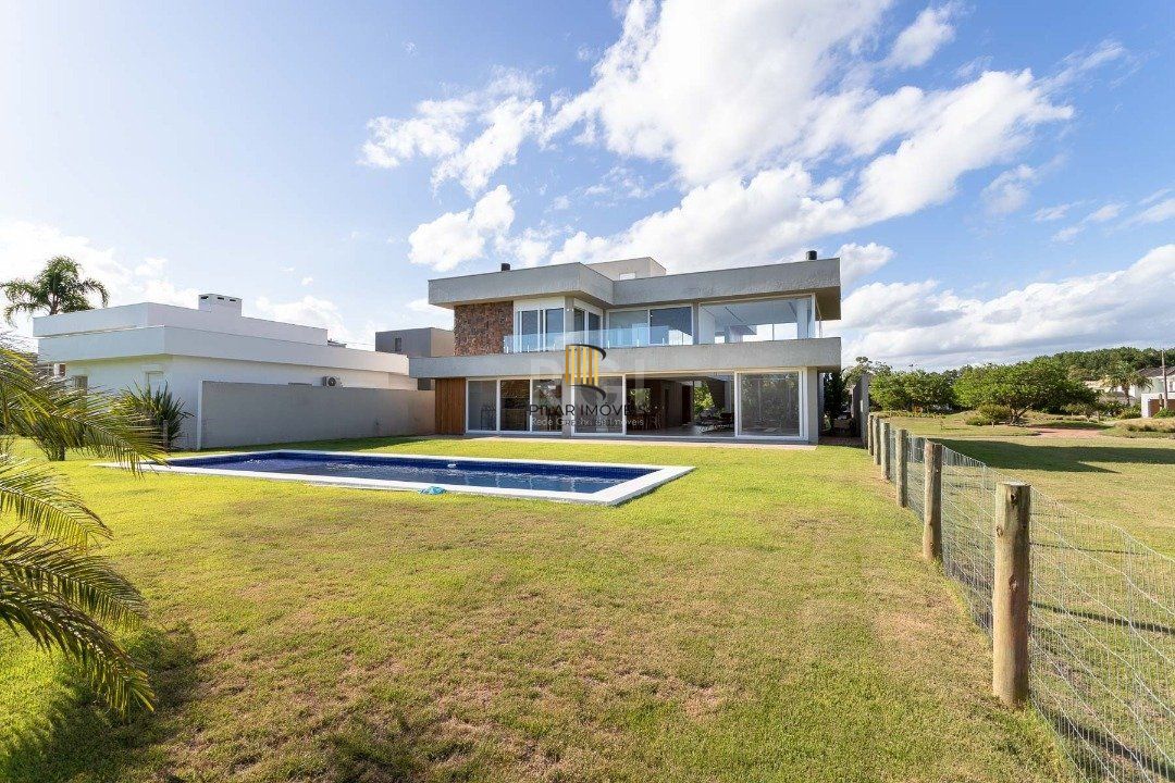 Casa Condominio para Venda - 380m², 3 dormitórios, sendo 3 suites, 6 vagas - Terra Ville