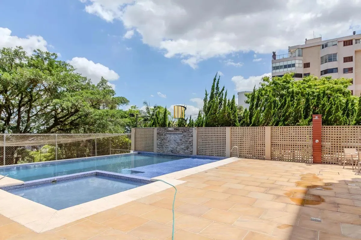 Apartamento com 3 dormitórios, 2 vagas e 231.61m² - Bairro Menino Deus