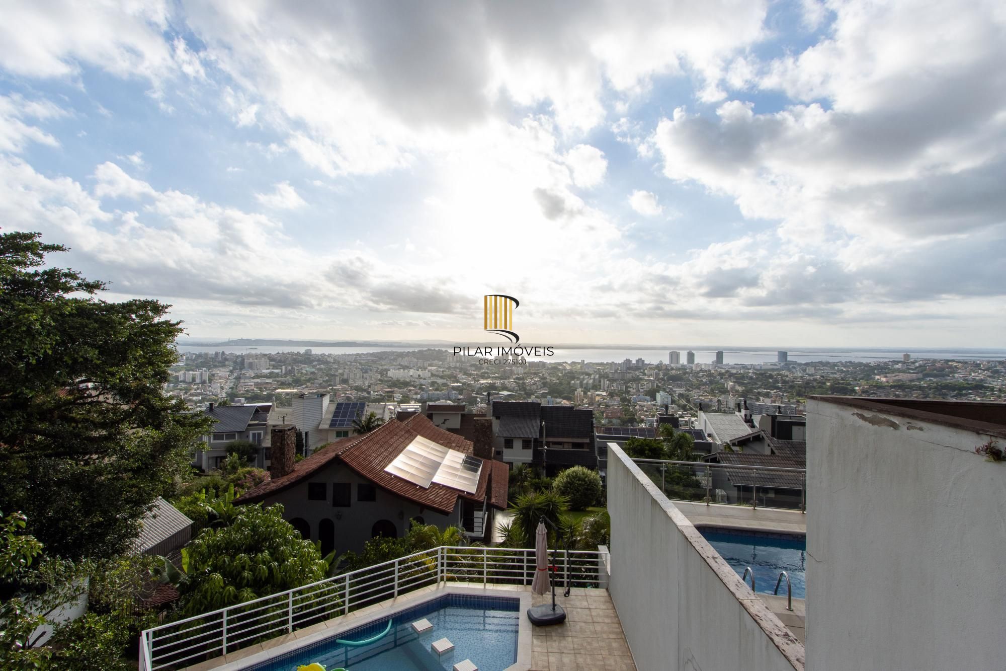 Casa 4 dormitórios com elevador