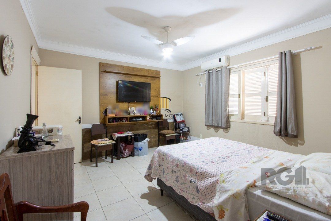 Casa 6 dormitórios no bairro Tristeza