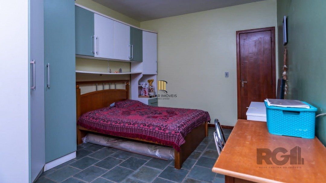 Casa 6 dormitórios no bairro Cascata