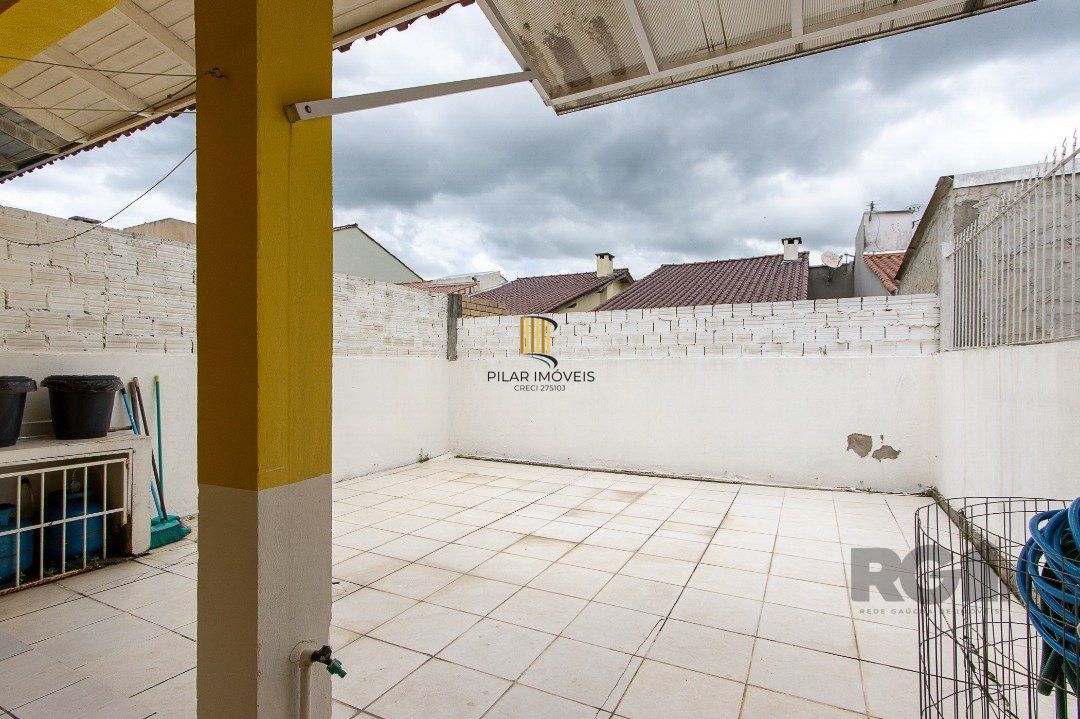 Casa 2 dormitórios no bairro Hípica