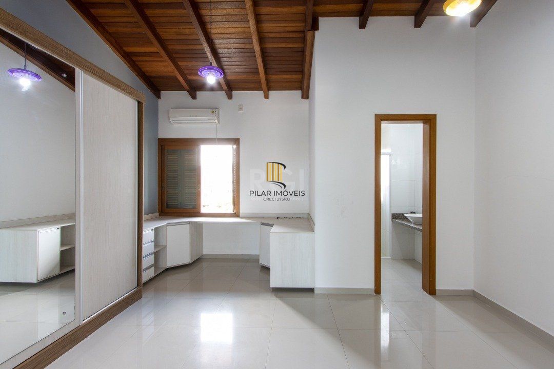 Casa para Venda - 204m², 3 dormitórios, sendo 3 suites, 2 vagas - Espirito Santo