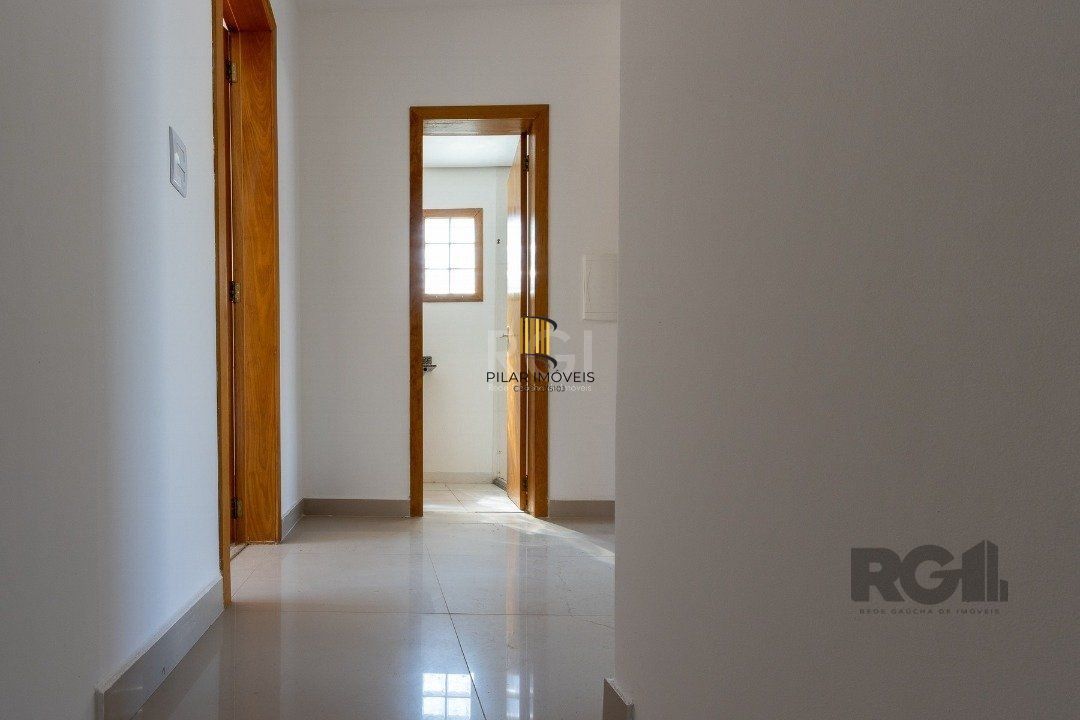 Casa 3 dormitórios no bairro Guarujá