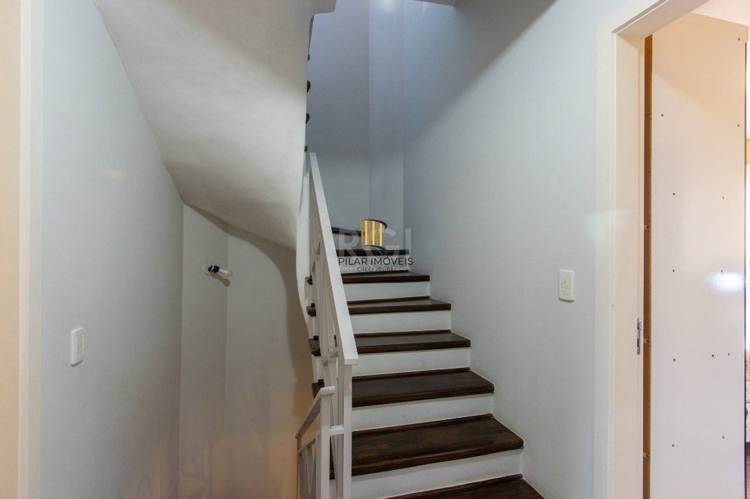 Casa de Condomínio 4 dormitórios no bairro Vila Assunção