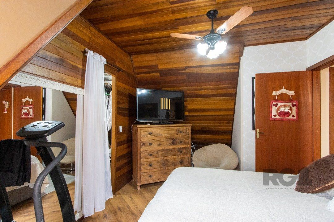 Casa em condomínio, 135m² privativos, 3 quartos, 2 vagas - Bairro Glória