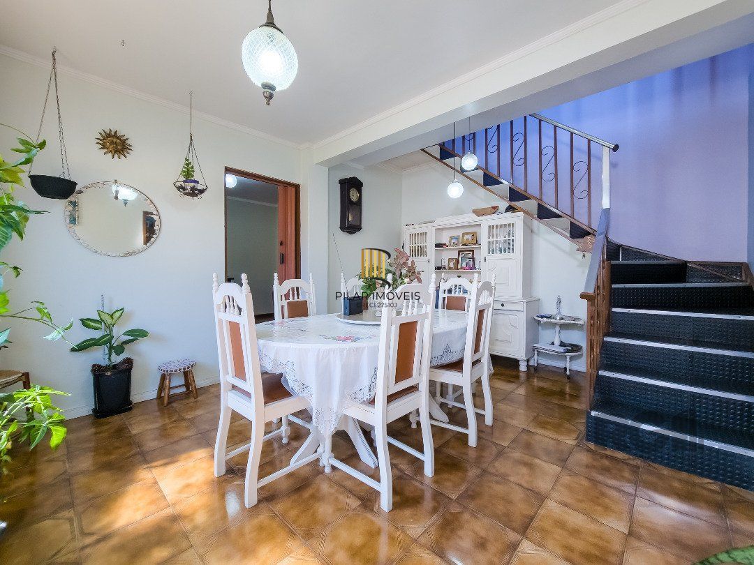 Casa 4 dormitórios no bairro Tristeza