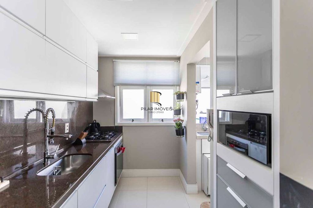 Cobertura semi mobiliada!